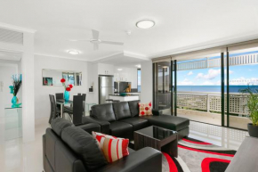  Cairns Luxury Seafront Apartment  Кэрнс